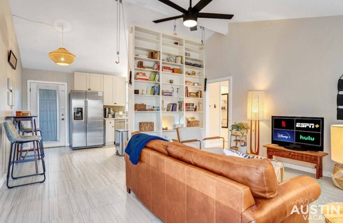North University Condo | Griffith St #5 xxxxx