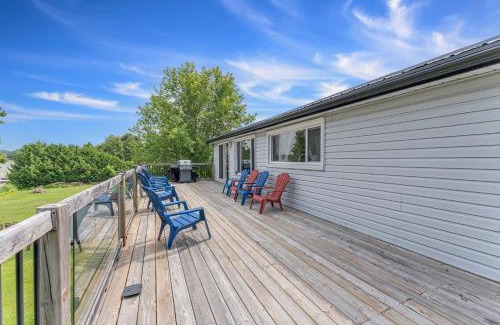Kawartha Lakes House | Grill & Chill: 4BR Bayside Sunroom Oasis