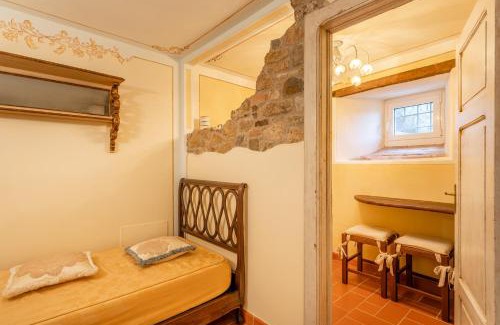 Molazzana House | Grillo Rosso Taverna