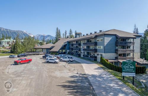 East Kootenay Apartment | Griz Inn by StayIn