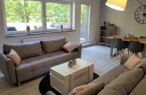 Oetzen Apartment | Große, helle Ferienwohnung mit 2 Balkonen auf dem Kastanienhof Oetzen in der Lüneburger Heide