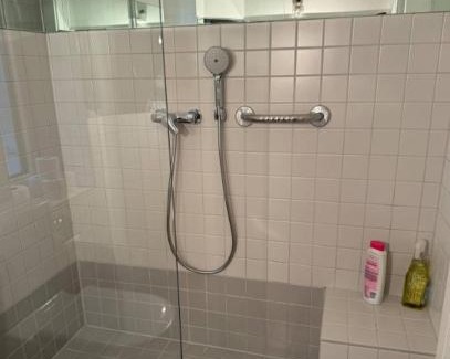 Solothurn House | Großes Gruppen Zimmer 2min von Hbf Solothurn