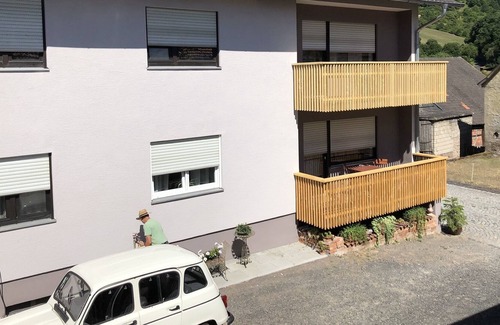 Morlesau Apartment | Großes und komfortables Ferienhaus mit Terrasse, kostenfreies Parken und WLAN