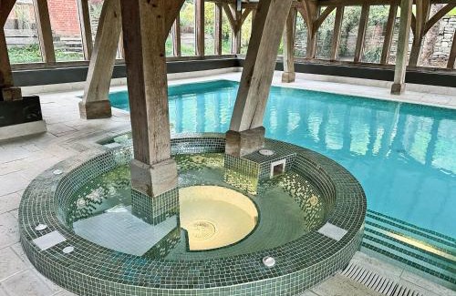 King's Bromley House | Groom's Cottage - E5398