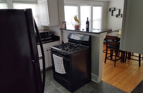 Grosse Pointe House | Grosse Pointe Cozy★ ★Downtown Detroit Close