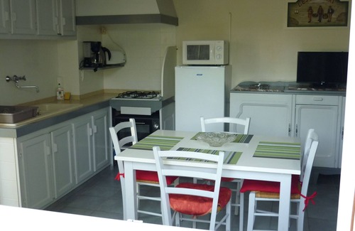 Arvert Apartment | Ground floor apartment of the owner's house
