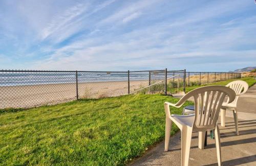 Lincoln City House | Ground Floor Beachfront Studio - Sleeps 3 Pool and Sauna