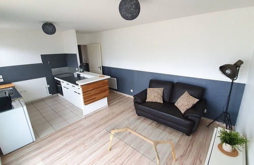 Le Petit-Quevilly Apartment | Ground floor apartment with terrace 10min from the hypercentre