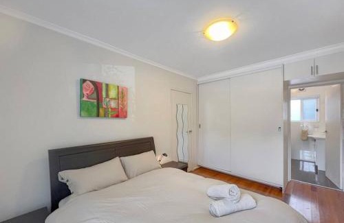 Elsternwick Apartment | Ground floor one bedroom apartment in Elsternwick
