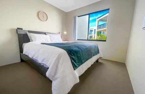 Thornlie Apartment | Ground Garden-Two King Beds&One Queen Bed