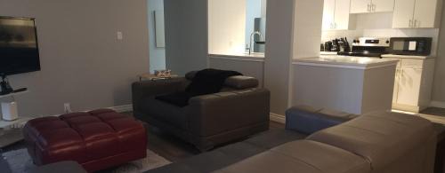 Connaught Apartment | Ground-Level Gem: 2-Bedroom City Retreat