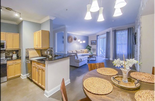 Clearwater Condo | Ground Level unit, King bed, easy pool access. POOL VIEW