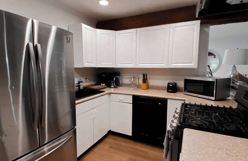 Westside Costa Mesa House | Group Stay, Perfect for large groups!
