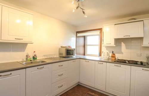 Newtonmore Cottage | GROUSE COTTAGE, romantic, character holiday cottage in Laggan