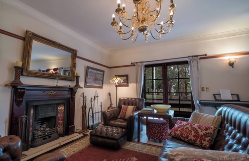 Ashgrove Bed & Breakfast | Grove Manor