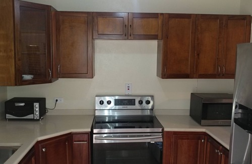 Camperdown Apartment | Grove Park Chill Spot.24 hrs security