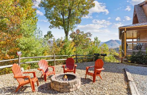 Gatlinburg - Pigeon Forge House | GSMNP entrance only 4 miles away Stunning panoramic views Dog-Friendly Seasonal Pool Access