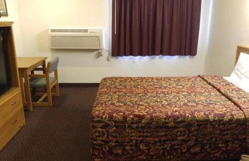 Le Center Hotel | Guardian Inn