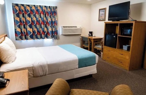 Le Center Hotel | Guardian Inn