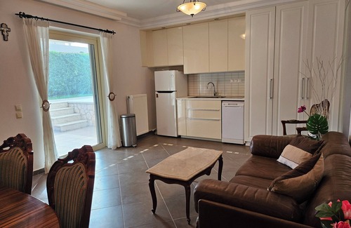 Lagonissi Condo | Guest apartment within a villa in Lagonissi