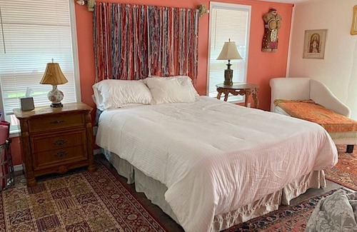 Silverton House | Guest Cottage in the country