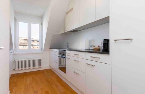 Werd Apartment | Guest Fav Downtown 2-BR Loft Apartment 5B