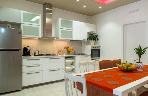 Villagonia House | Guest Home RoSe - Comfort room