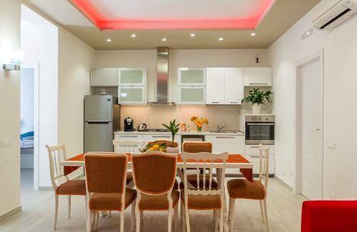 Villagonia House | Guest Home RoSe - Family room