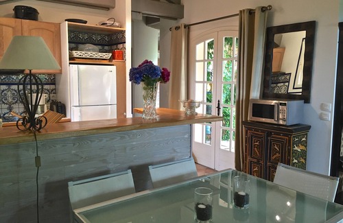 Ustaritz House | Guest house, 15 minutes from the beaches, quiet, beautiful mountain views, WIFI