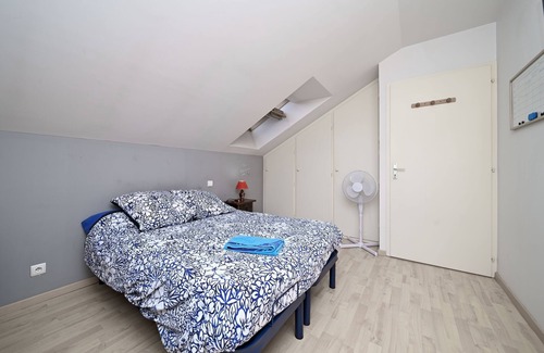 Lourdes Bed & Breakfast | Guest House 'Chambre D'hôtes Avec Balcon - 2 Prs' with Mountain View, Shared Terrace and Wi-Fi