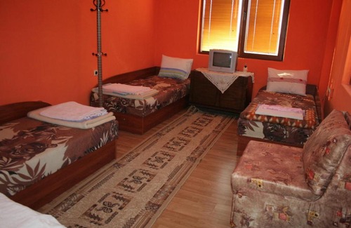 Dve Mogili House | Guest House Edelvais