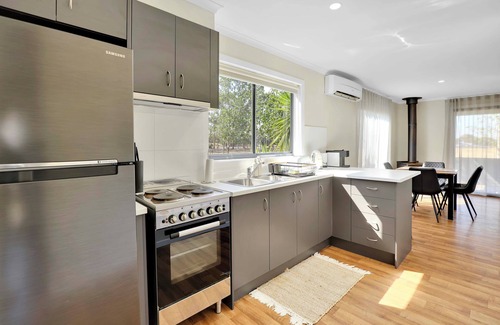 Diggers Rest House | Guest house farm stay located in diggers rest close to airport Melbourne
