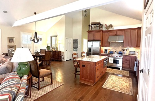 Jamestown House | Guest House In Jamestown, central to High Point and Greensboro