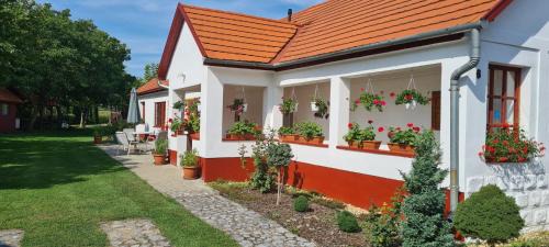 Mariapocs House | Guest House St. Mária