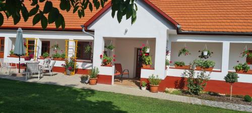 Mariapocs House | Guest House St. Mária