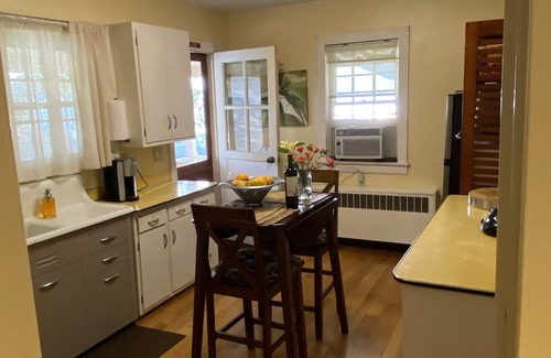 Watkins Glen Apartment | GUEST QUARTER BUNGALOW Lake View State Park Wineries in Village