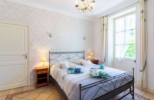 Vignols Bed & Breakfast | Guest Room in Vignols