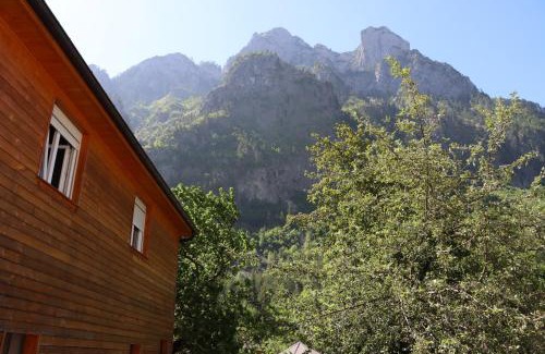 Kukes County Bed & Breakfast | Guesthouse Besimi