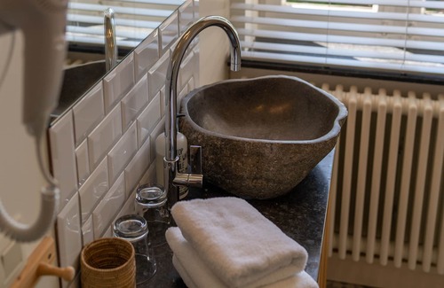 Lanklaar House | Guesthouse Momo
