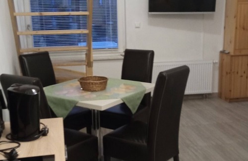 Tassdorf House | Guesthouse Rand Berlin - Nussbaum for 3 adults or 2 adults + 2 children up to 12 years.