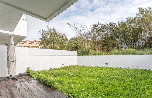 Gulpilhares House | GuestReady - Amazing Family house with a garden