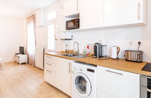 Charenton-le-Pont Apartment | GuestReady - Cosy Retreat near Paris