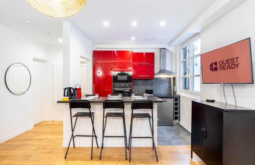 Quartier des Grandes-Carrieres Apartment | GuestReady - Cozy Parisian Escape for 2
