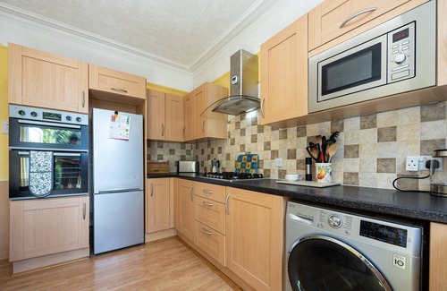 Trafford Apartment | GuestReady - Enchanting life in Gorse Hill