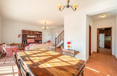 Aiana de Cima House | GuestReady - Fantastic family home in Sesimbra