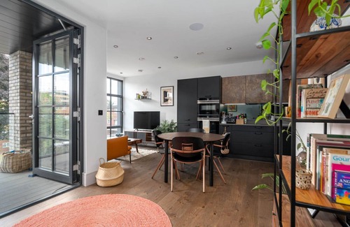 Hoxton Apartment | GuestReady - Industrial Flat near Shoreditch Park