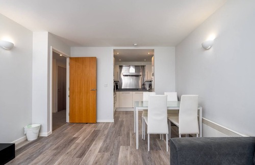 Custom House Apartment | GuestReady - Lovely home in London