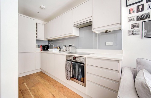 Hackney Central Apartment | GuestReady - Lower Clapton's Artistic Retreat