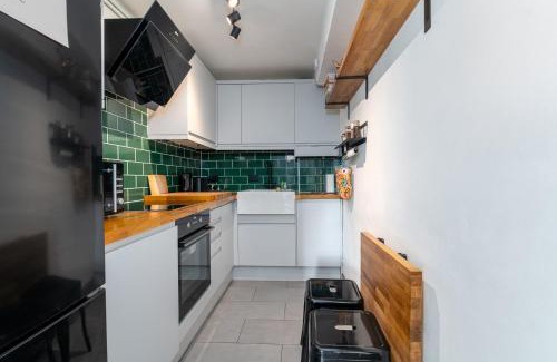 East Putney Apartment | GuestReady - Putney Cityscape Convenience