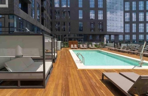The Gulch Apartment | Gulch Luxe Nashville Apartment with City Views and Pool